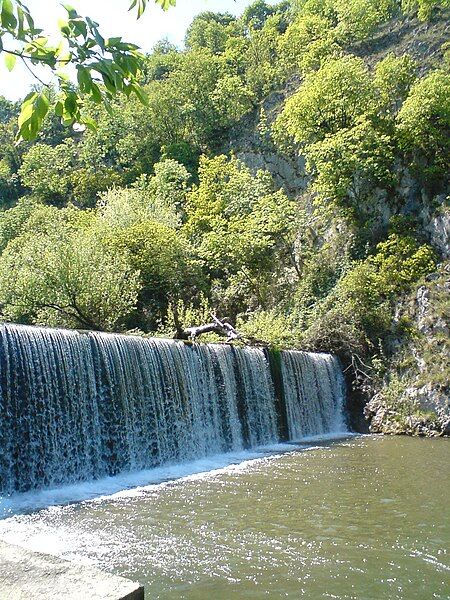 File:Waterfalls on Gradac.jpg