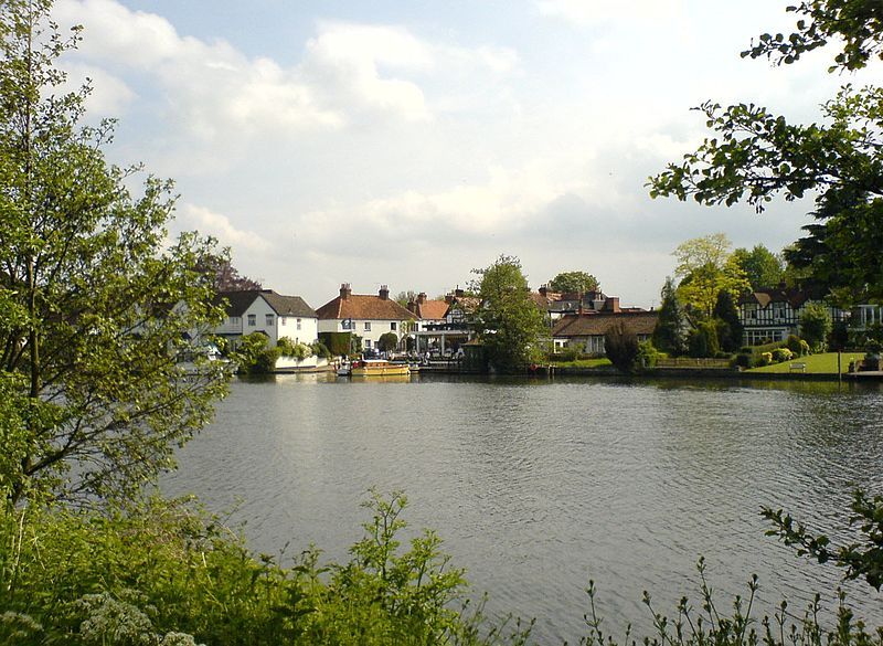 File:WatersideInnBray.JPG