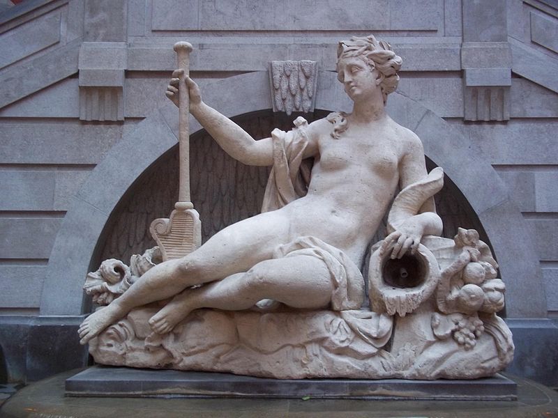 File:Amphitrite Montreal 01.JPG