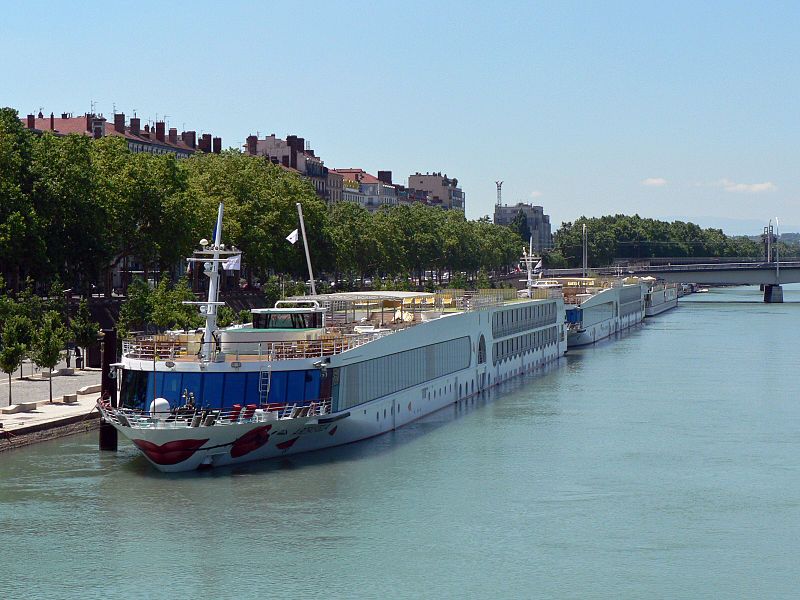 File:Berges-Rhone-70014.JPG