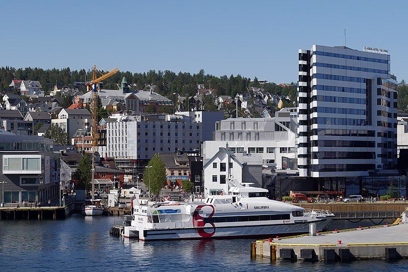 File:Blick auf Tromsø.jpg