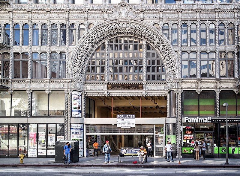 File:Broadway Arcade Building-3.jpg