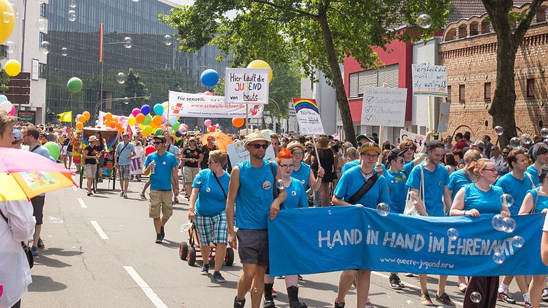 File:ColognePride 2015, Parade-7583.jpg