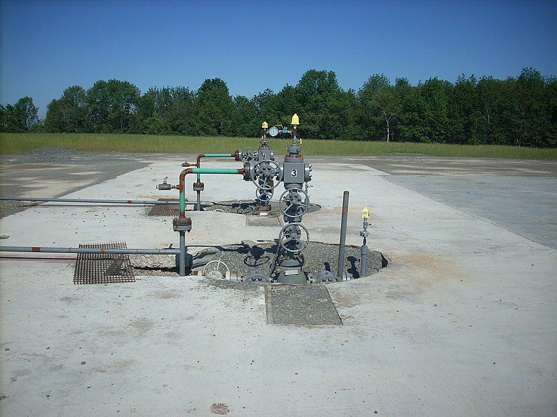 File:Gas wells (5910123732).jpg