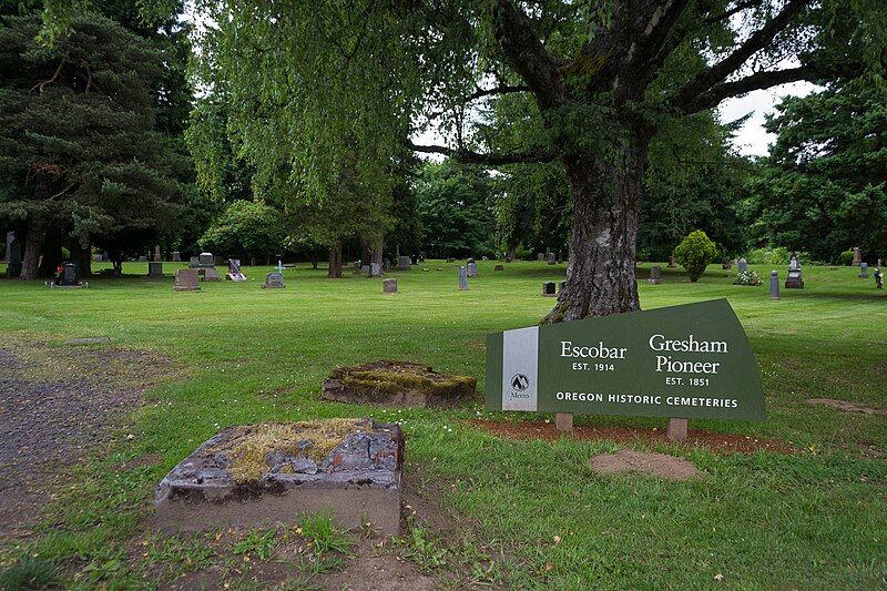 File:Gresham Pioneer Cemetery.jpg