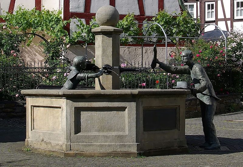 File:Hankelbrunnen.jpg