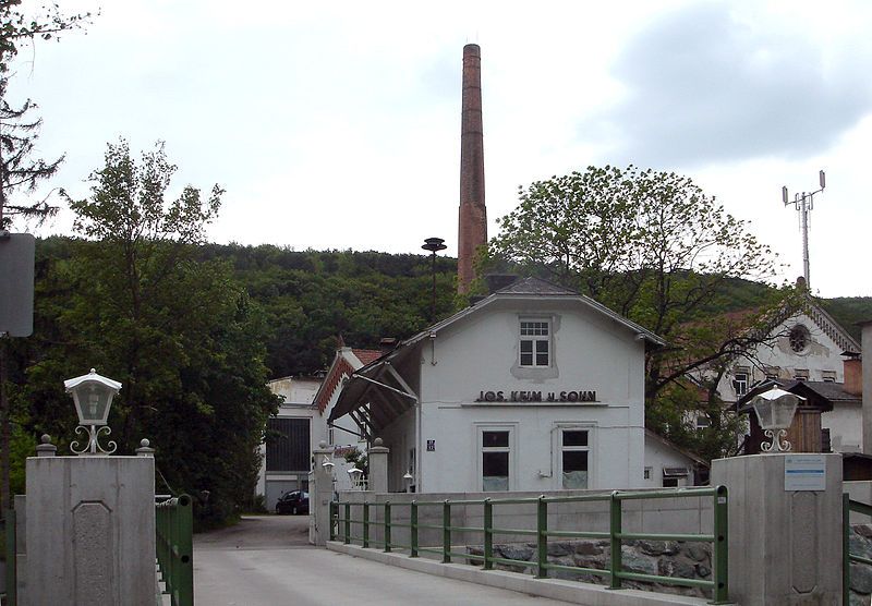 File:Hirtenberg-Textilfabrik-Keim-(180510).jpg