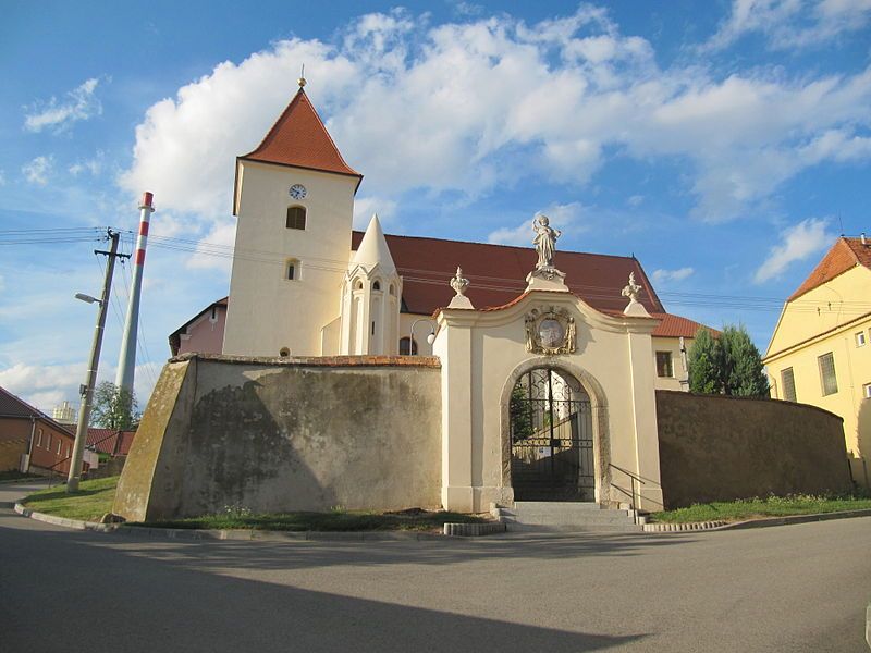 File:Hodonice (ZN), kostel.jpg