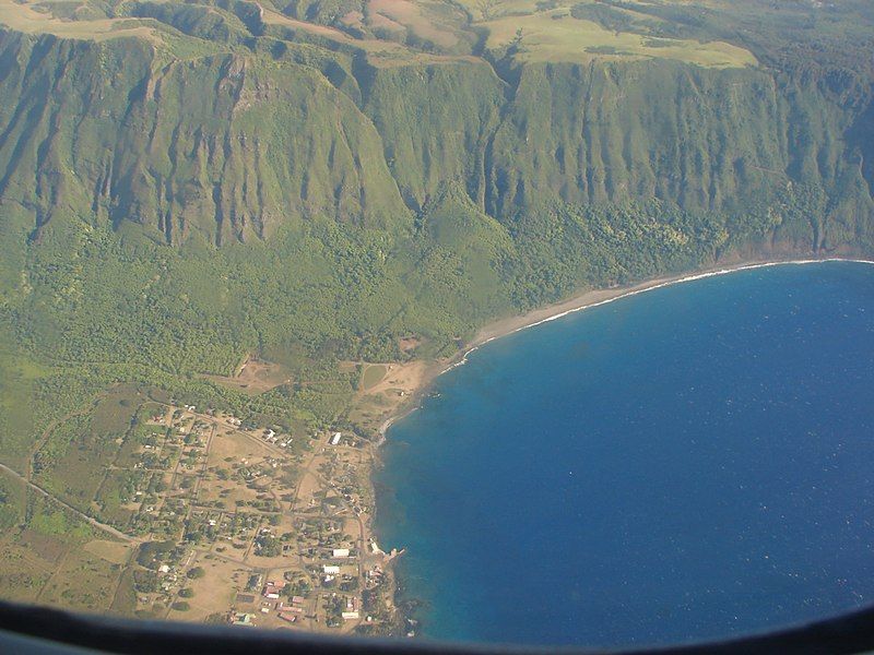 File:KalaupapaVillageCliffs.jpg