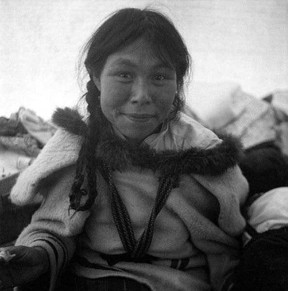 File:Kenojuak Ashevak e010868988.jpg