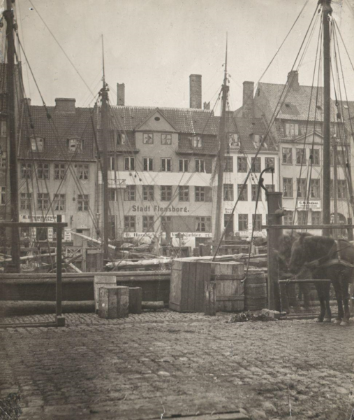 File:Nyhavn 25-31 (1870s).png