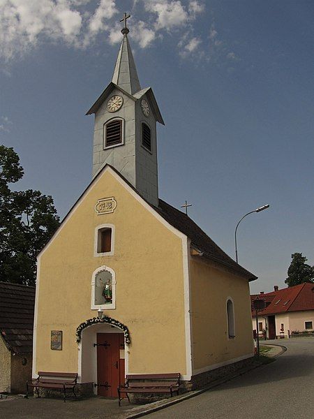 File:Ortskapelle Wultschau.jpg