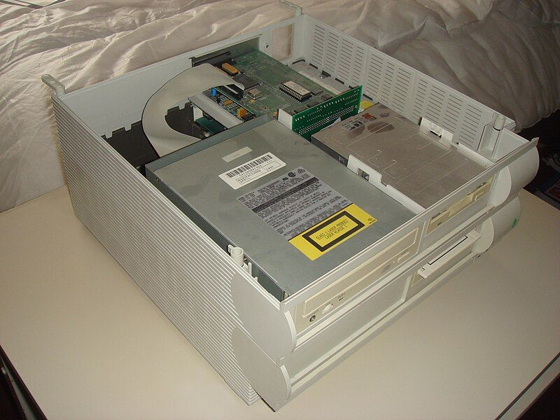 File:Riscpc internal.jpg