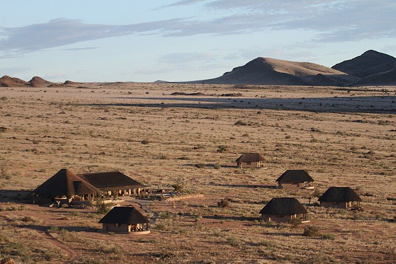 File:Sandfontein Lodge.jpg