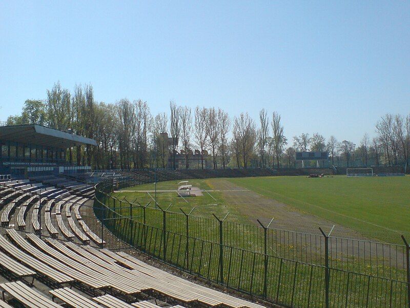 File:Stadion Hutnika Kraków2.JPG