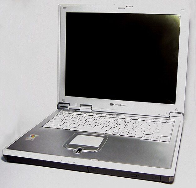 File:TOSHIBA DynaBook E7518CME.jpg