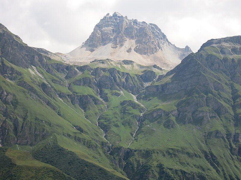 File:Tomülpass Pizzas d'Anarosa.jpg