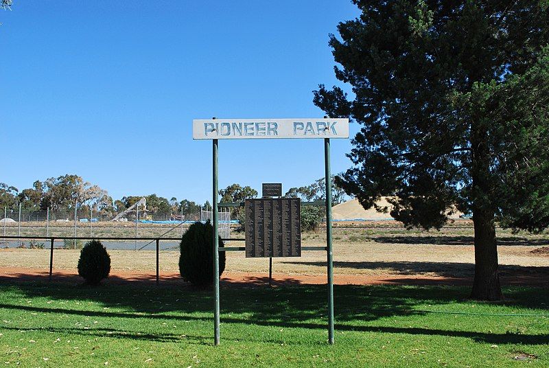 File:Weethalle Pioneer Park.JPG