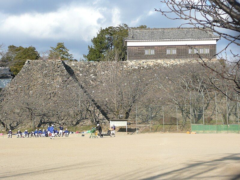 File:亀山城多聞櫓.JPG