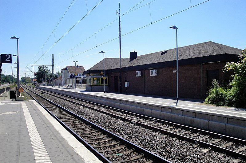 File:Hämelerwald Bahnhof.jpg