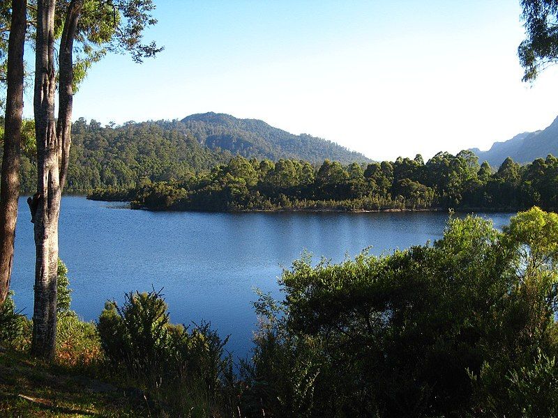 File:Lake Rosebery.jpg