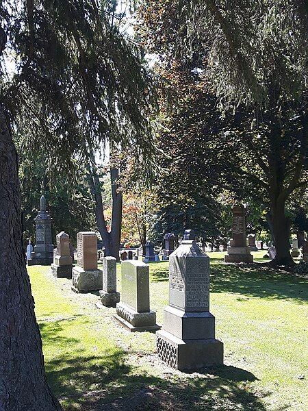 File:LaurelHillCemetery1.jpg