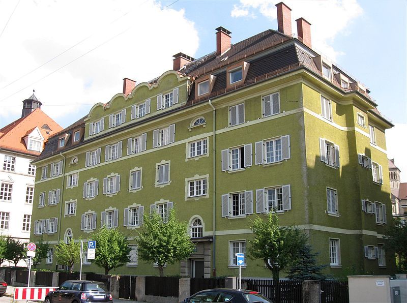 File:Lothstr. 32-30 Muenchen-1.jpg