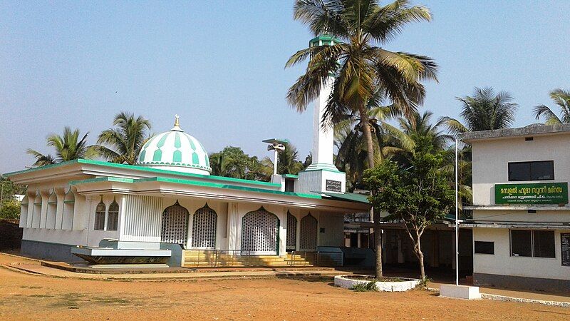 File:Pannippara Mosque, Muttathody.jpg