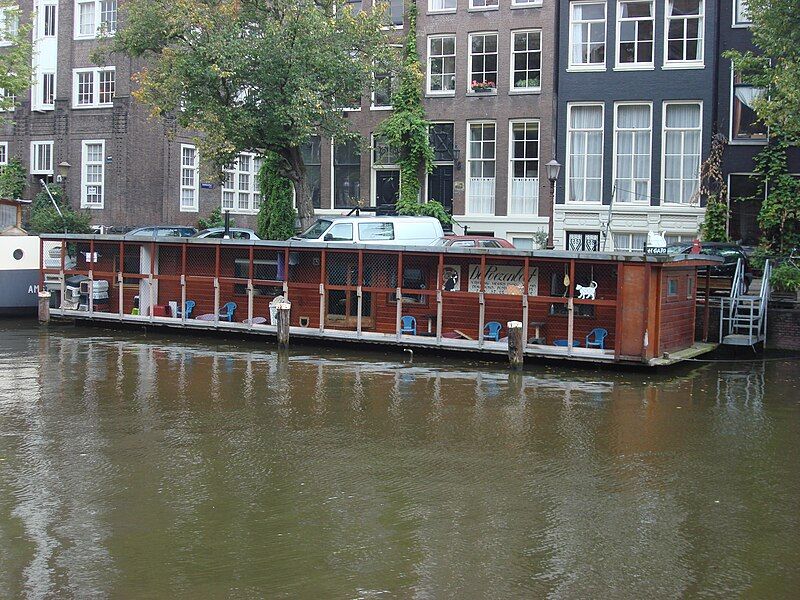 File:Poezenboot Amsterdam 1.jpg