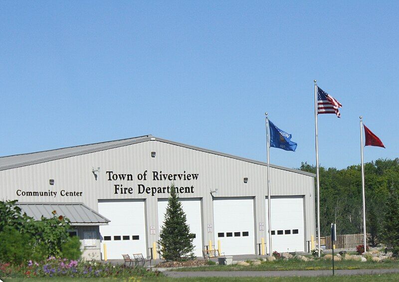 File:RiverviewWisconsinFireDepartmentCommunityCenterWIS32.jpg