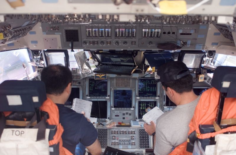 File:STS-116 flight deck.jpg