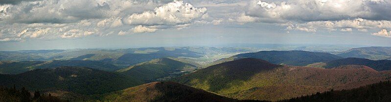 File:Skole Beskids.jpg