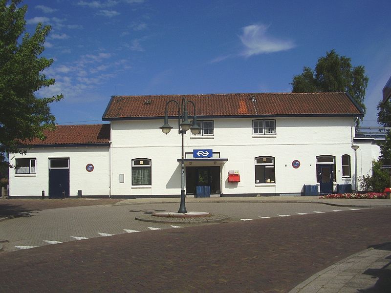 File:Station Holten.jpg