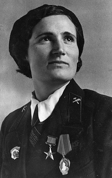 File:Елена Мироновна Чухнюк.jpg