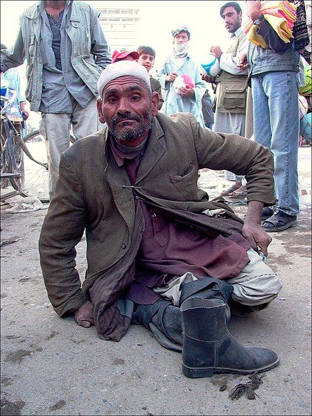 File:Bettler in Kabul.jpg