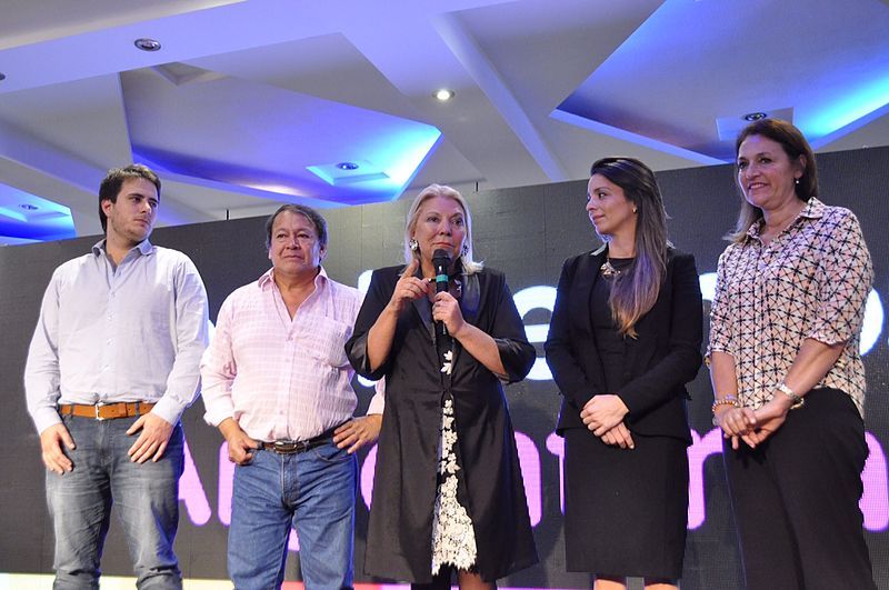 File:Cambiemos con Carrió.jpg