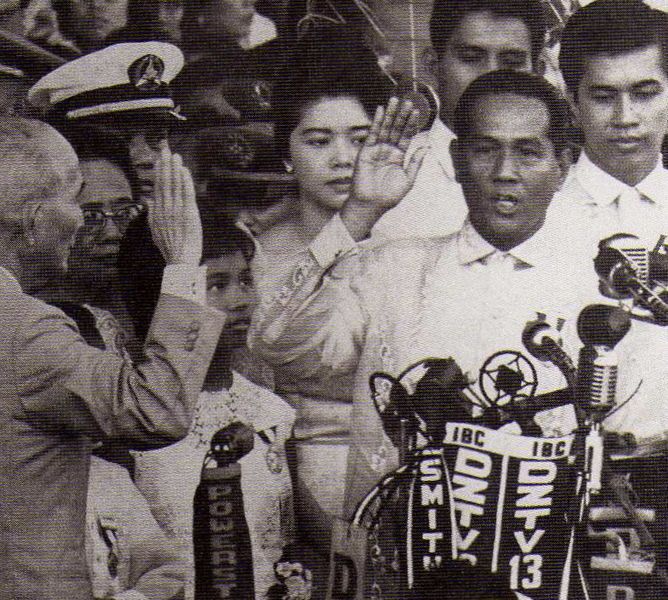 File:Diosdado Macapagal inauguration.jpg