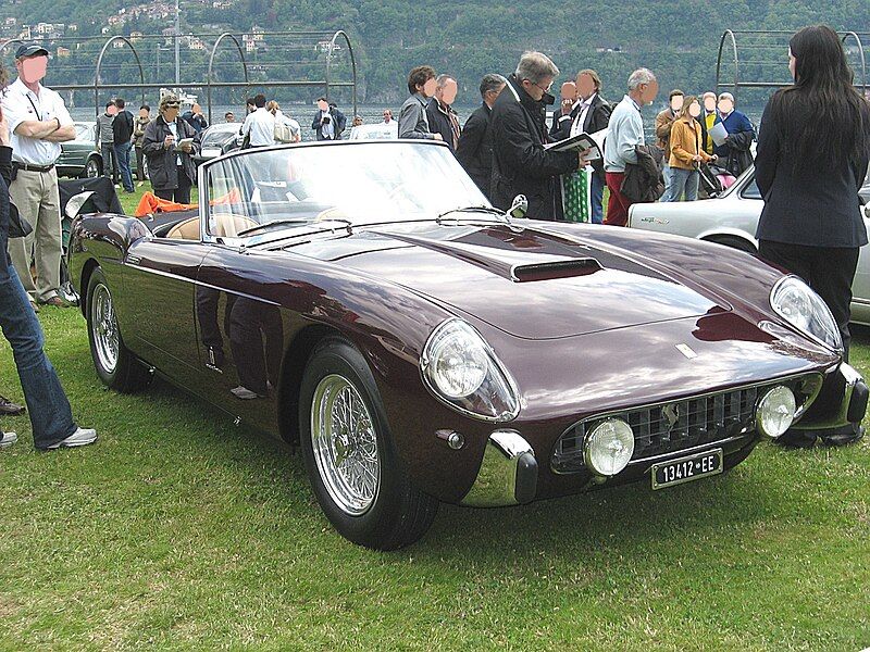 File:Ferrari 250-GT-Serie1-Spider.JPG