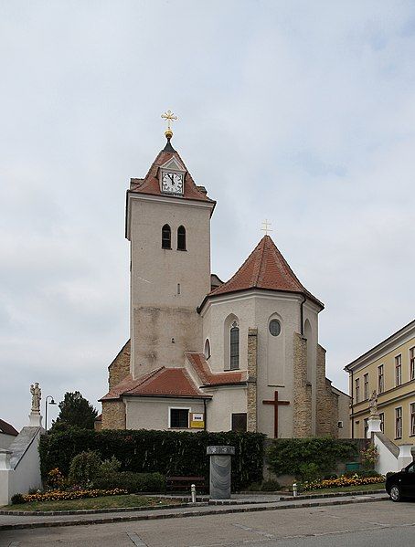 File:Gansbach - Kirche.JPG