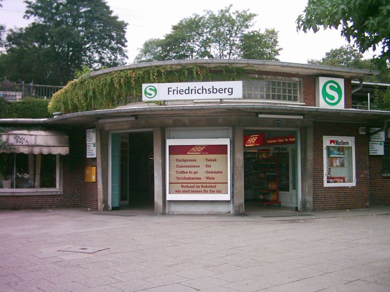 File:Hamburg S-Bahnhof Friedrichsberg.jpg