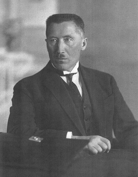 File:Hugo Celmiņš 1930s.jpg