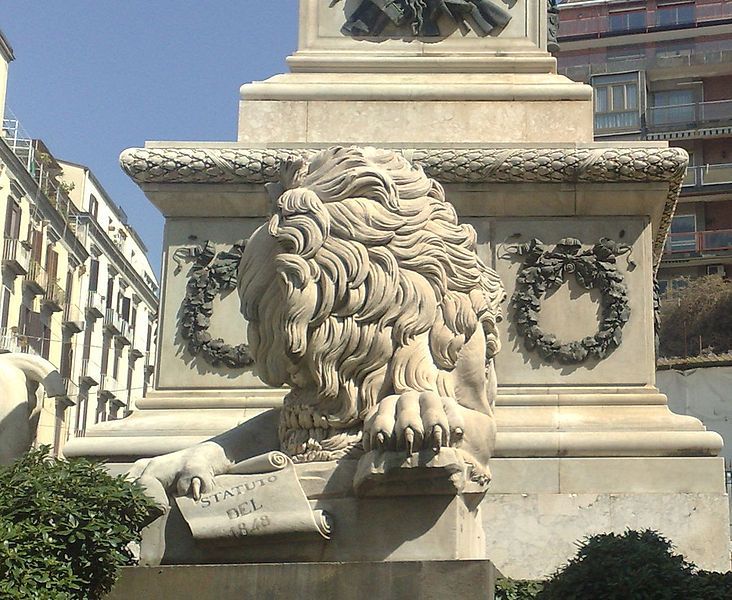 File:Monumento ai cadutileonepart.jpg