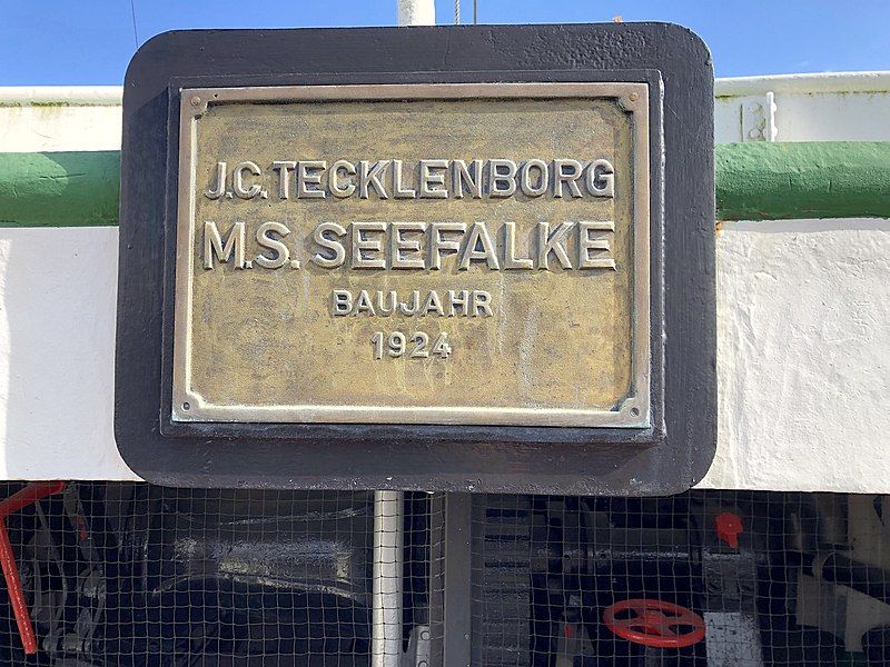 File:Plakette M.S.Seefalke, Bremerhaven.jpg