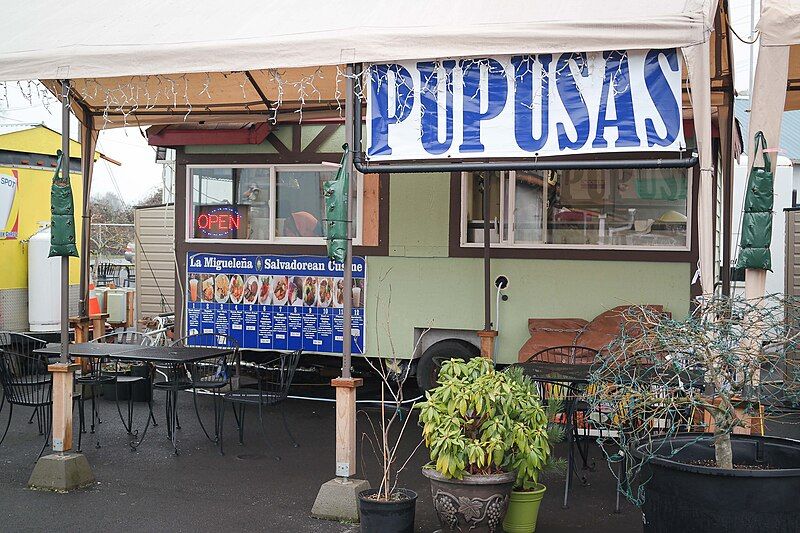 File:Pupusas-1.jpg