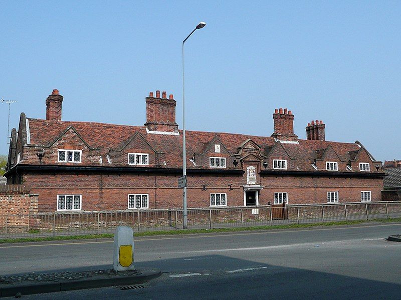 File:Smyths Almshouses.jpg