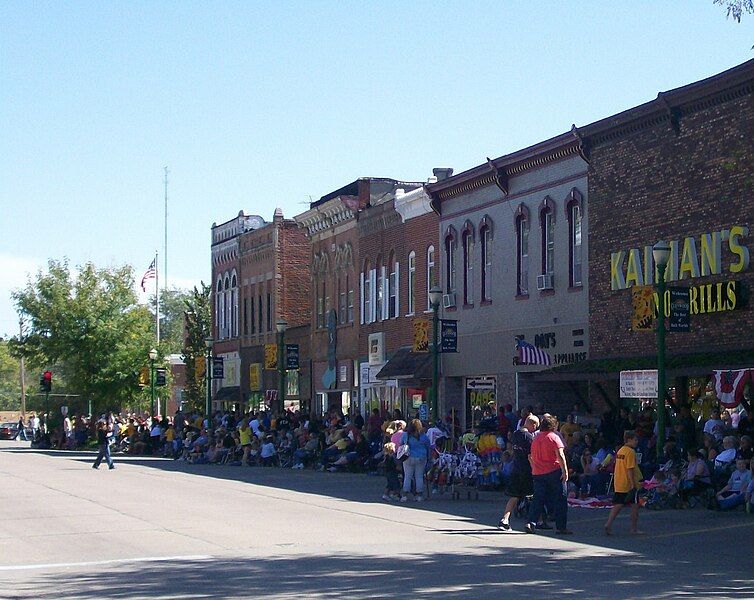 File:SouthSideofGlenwood,IASquare.jpg