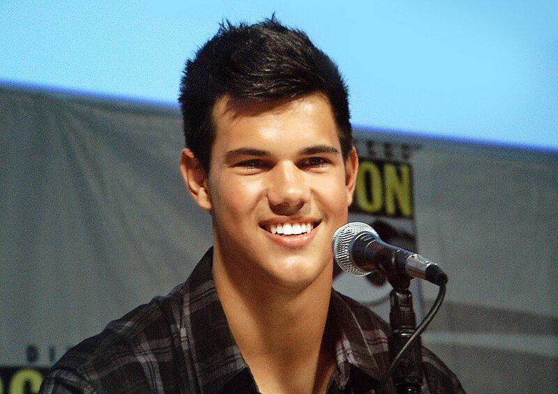 File:Taylor Lautner.jpg