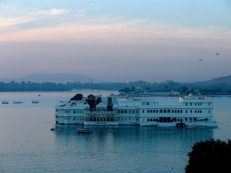 File:Udaipur Palace.jpg