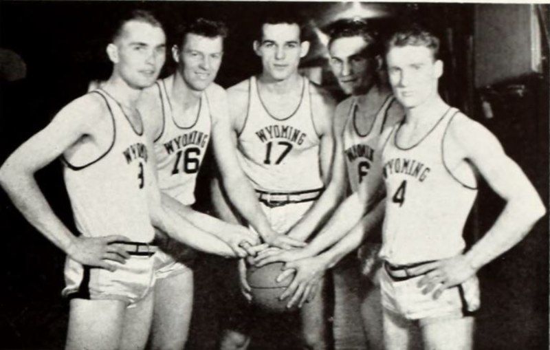 File:1943 Wyoming Cowboys.jpg