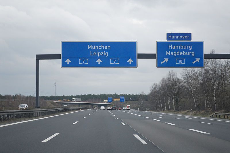 File:Autobahndreieck Potsdam.jpg